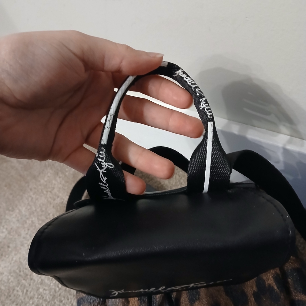 🤯 2/$15 Kendall & Kylie Los Angeles Cheetah Print Small Bucket Bag - Picture 4 of 11